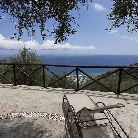 得利尤里维住宿加早餐旅馆 4* 菲纳莱利古雷