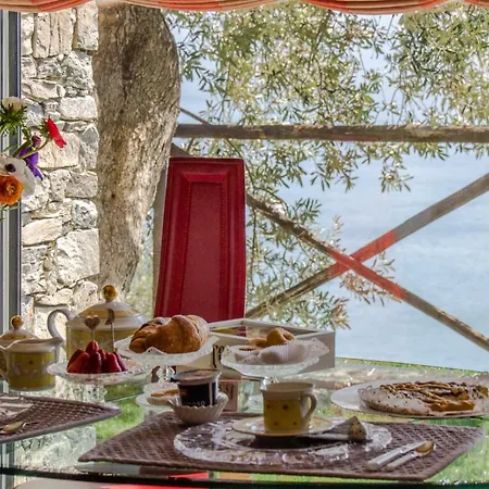 Alojamento de Acomodação e Pequeno-almoço Degli Ulivi Finale Ligure