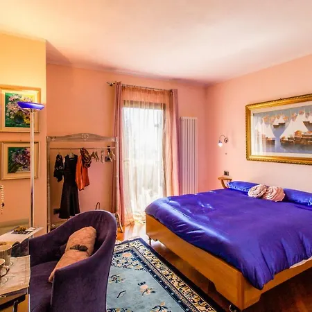 得利尤里维住宿加早餐旅馆 4* 菲纳莱利古雷